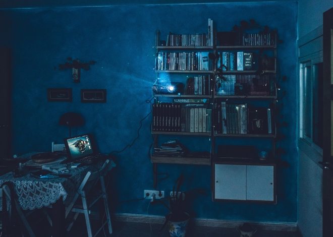 智慧劇院美學：如何利用影音同步技術打造沉浸式居家觀影燈效？解析 HDMI 同步盒與智慧燈條技術，打造 4D 沉浸式影音同步燈光美學