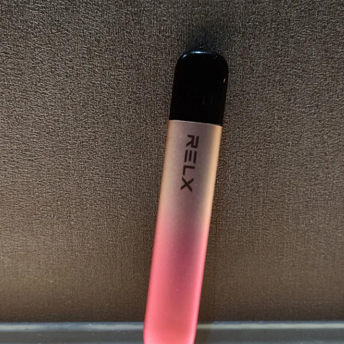 RELX 電子煙生活美學：電競桌搭與下午茶場景下的口感儀式感分享
